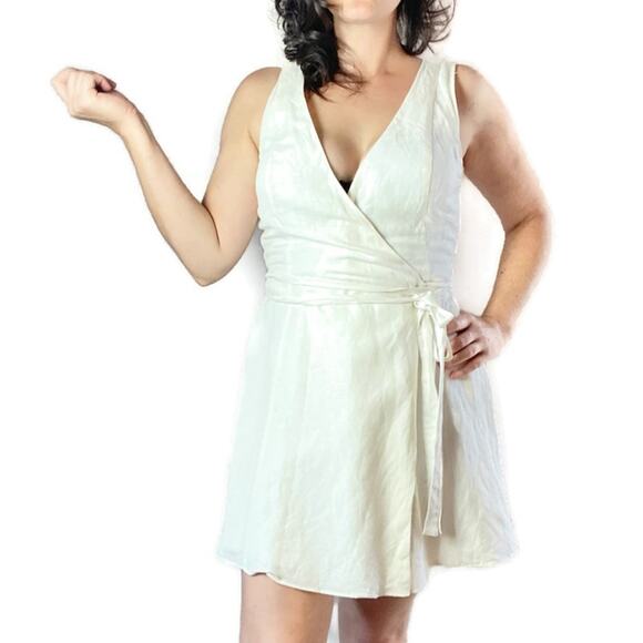 Fame and Partners Cream Wrap Dress Size 12 - Picture 1 of 6